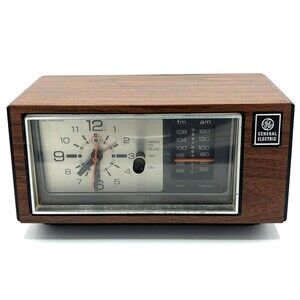 General Electric AM/FM Alarm Clock Radio (Model No. 7-4550C) - Tested & Working